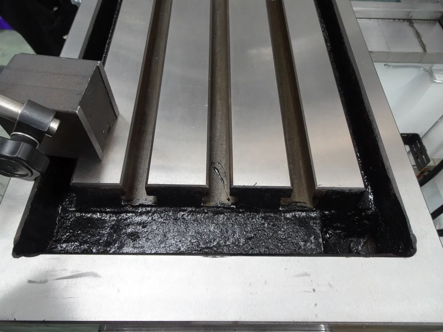 Senmo Vertical Universal Arm Type Turret Milling Machine X6323A