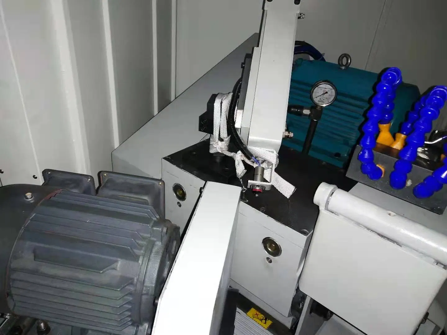 Mgk1620*500 Cylindrical Grinder Grinding Machine with Roughness Ra 0.04um