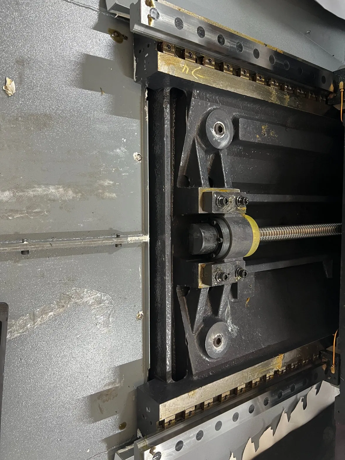 Vmc1580 Vertical 3 Axis CNC Machining Center Milling Machine Fanuc System