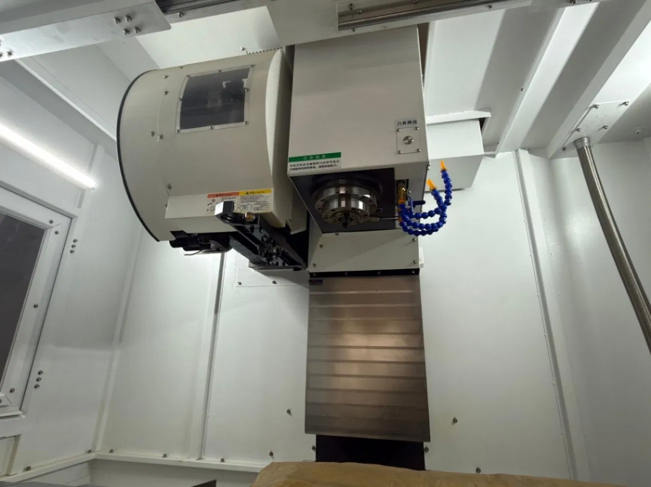 Multi-Axis Machine Tools Meticulous Value-Enhanced Vmc-850 CNC Machining Center