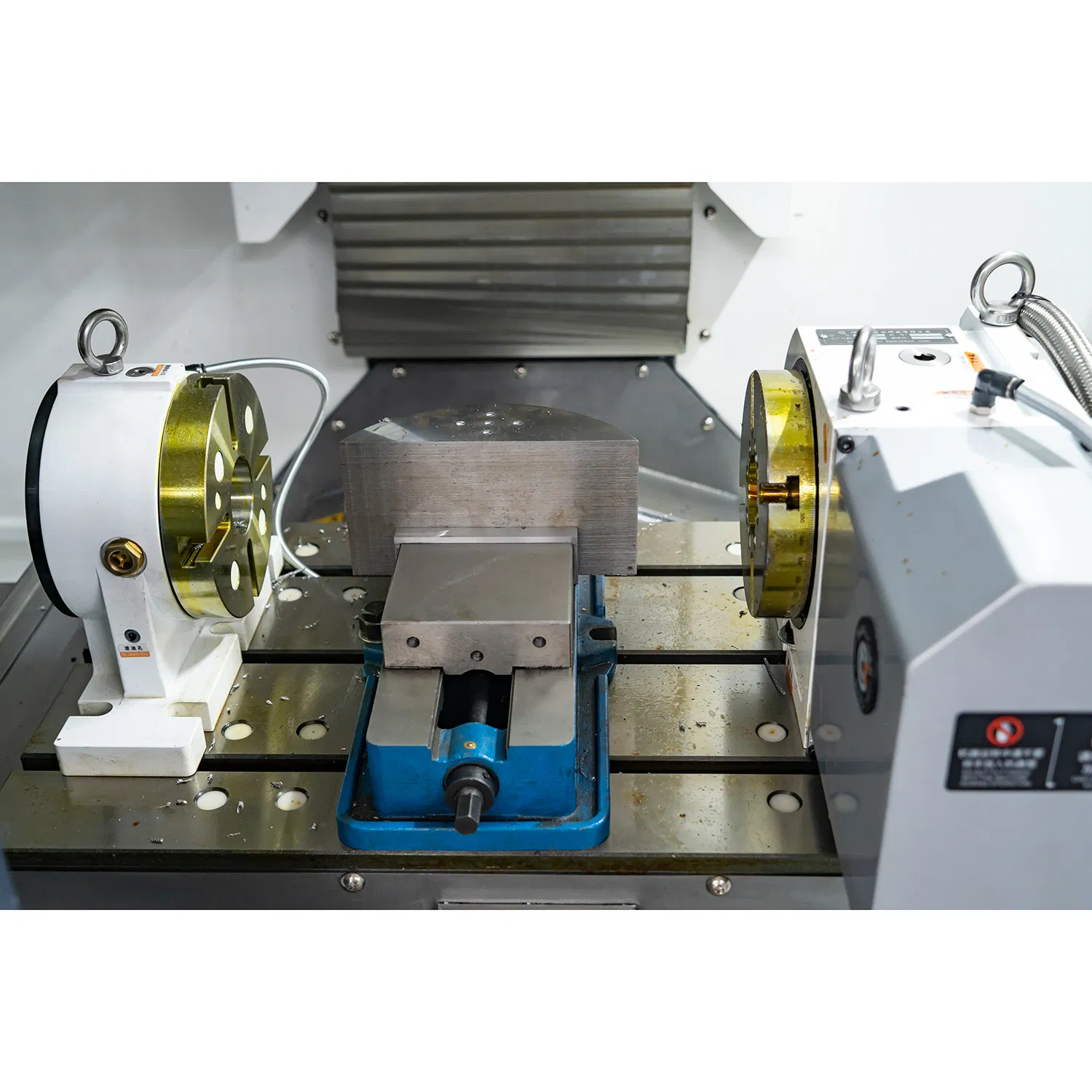 Good Quality Vertical CNC Drilling Tapping Center/CNC Tapping Machine TD600 TD700