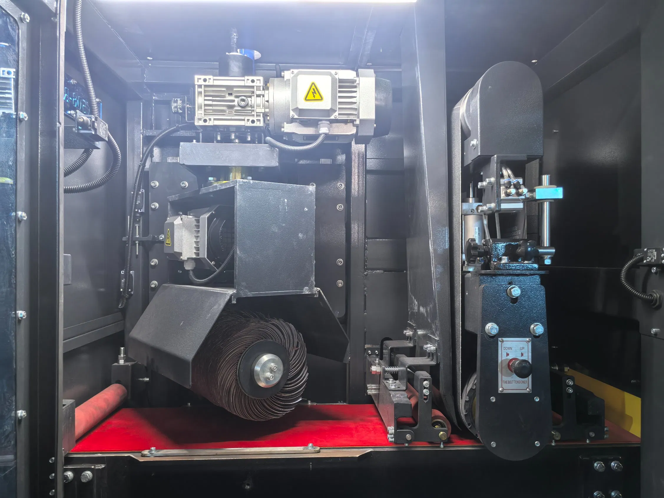 Automatic Metal Sheet Deburring and Edge Rounding Machine RW300 with Rotary Brush and Grinding Belt for Burrs Removal Surface Finishing Polishing Carbon Steel