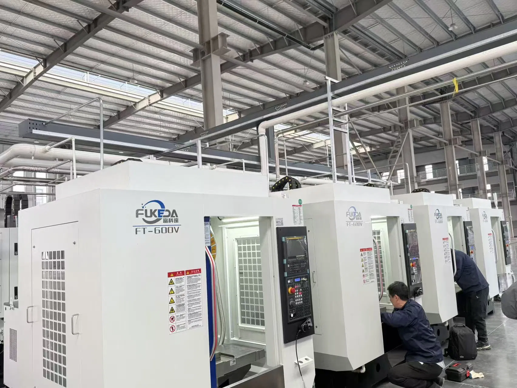 High-Precision FT-600V Drilling &amp; Tapping Machine Bt30 Spindle 16-Tool Magazine Auto Tool Changer Metal Processing Special