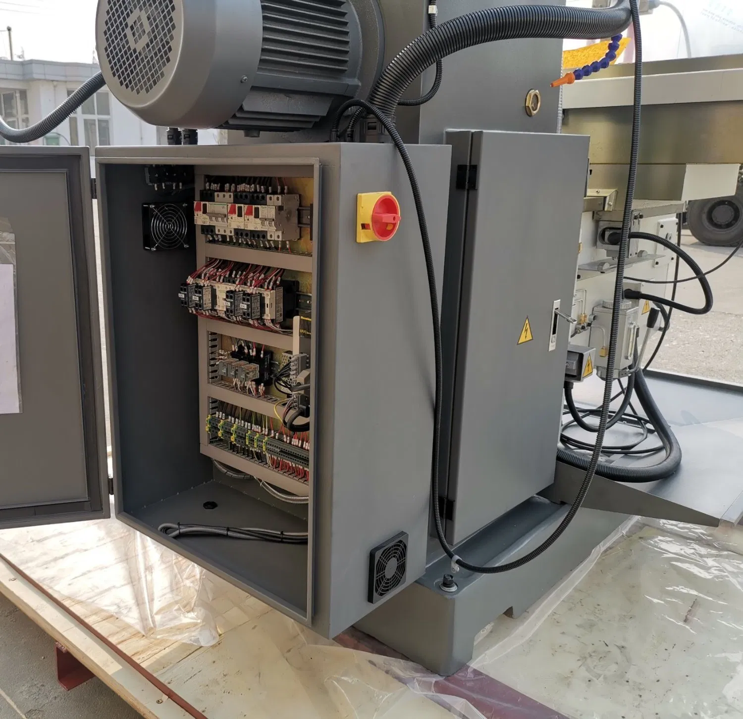 XL6436 XL6436c XL6436cl X6436 Conventional Vertical and Horizontal Swivel Head Automatic Feed Universal Milling Machine Price with Dro