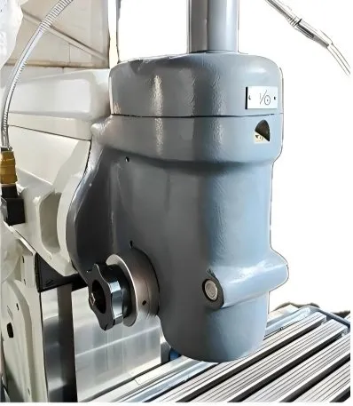 Universal milling head