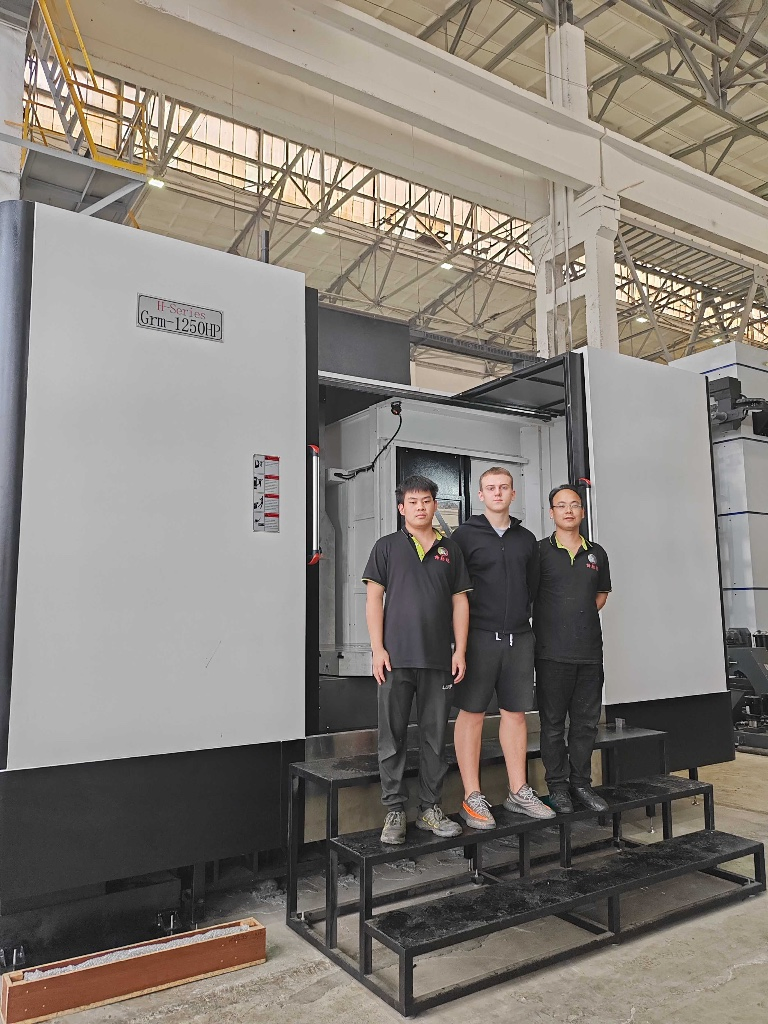 Horizontal Machining Center Two Table Bt40 Bt50 Gear Box Fanuc Siemens Mitsubishi System 4 Axis 5 Axis