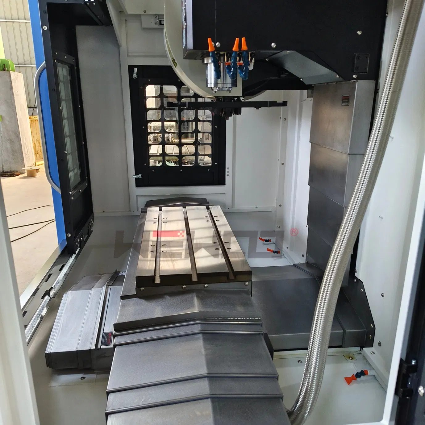 Xh7126 Economical Precision Universal Small Taiwan 3 Axis CNC Machine Mini 4 Axis CNC Vertical Machining Center Metal Fanuc Vmc Machine CNC Milling Machine