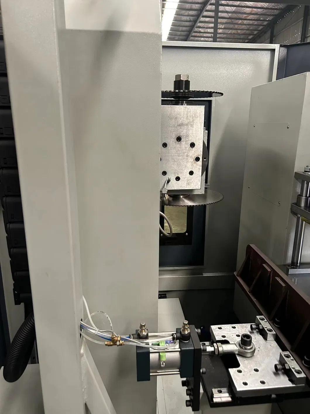 CNC Milling Machine 5