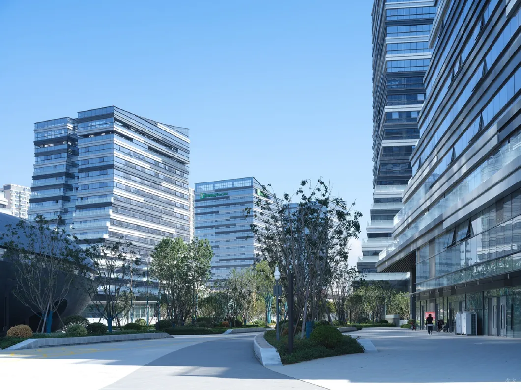 CNC Vertical Glass Working Center