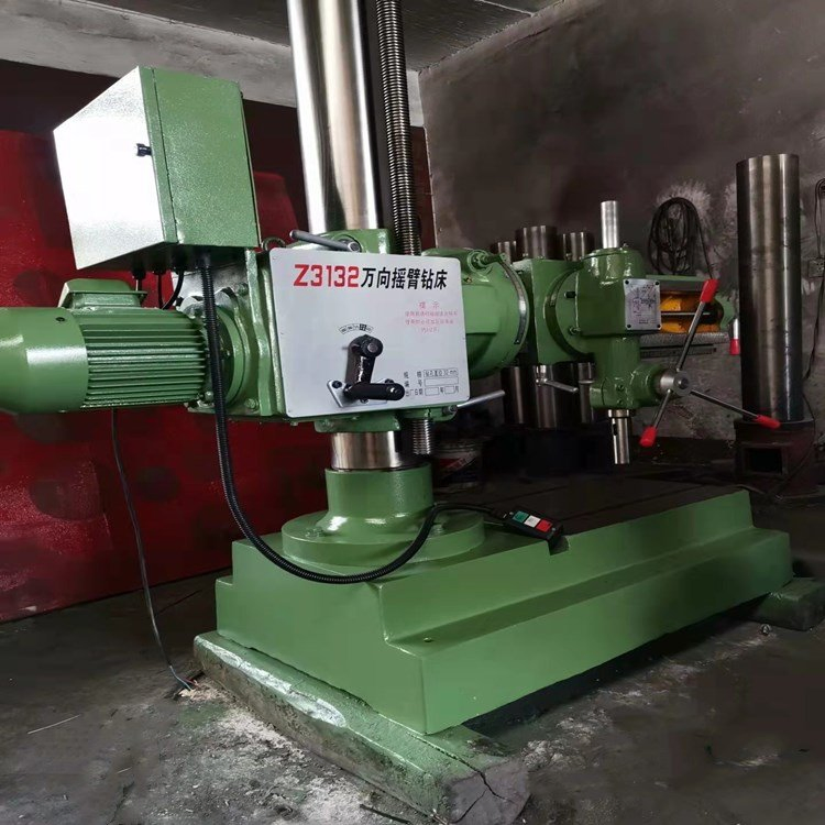 Factory Price High Machining Accuracy Vertical Metal Antiskid Diameter Drill Drilling Press Tapping Gear Driven Pillar Machinery Z3050 Radial Drilling Machine