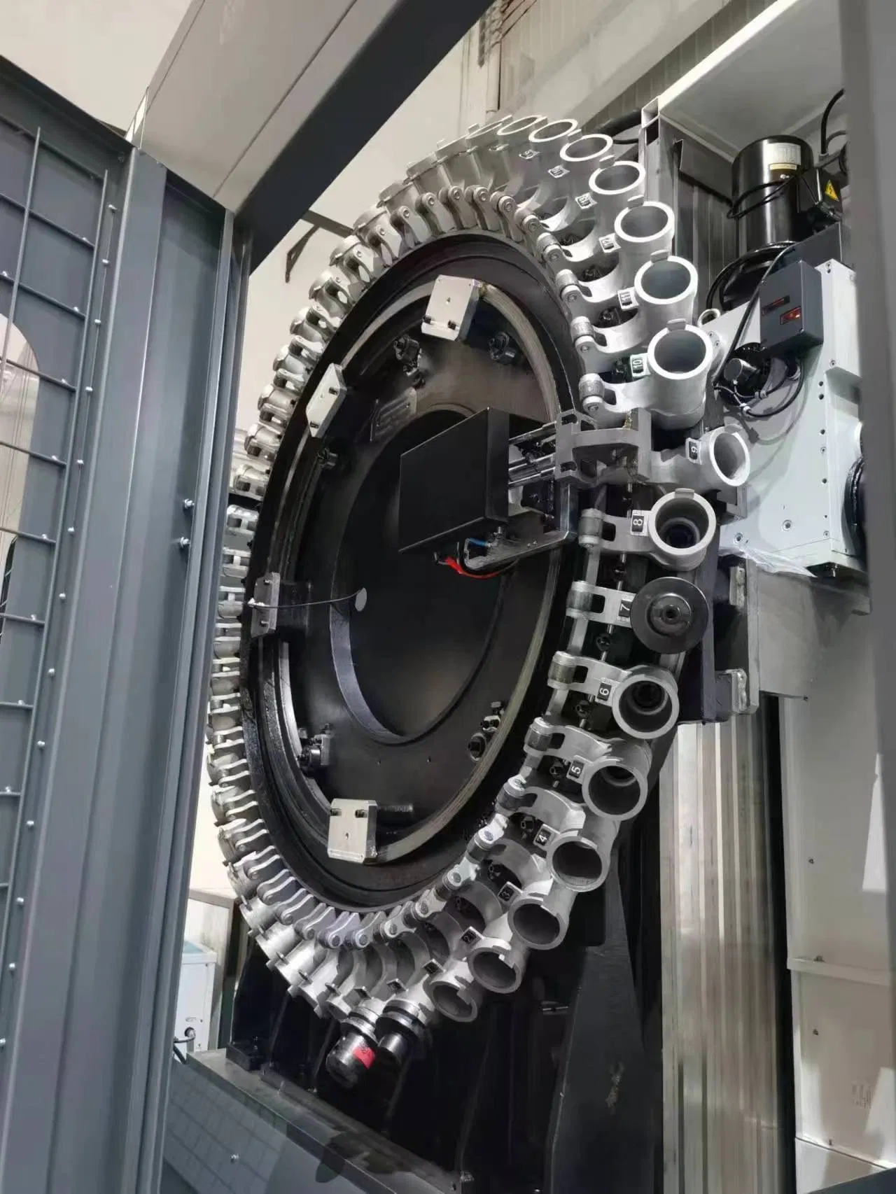 Hmc1000 Nanolock Ultra-Precision Horizontal Machining System for Medical Device Manufacturing