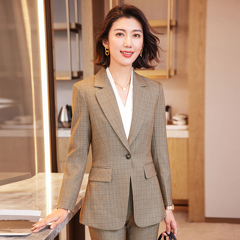 Ladies Tailored Women's Blazer with Princess Seams and Horn Buttons for a Flattering Fit Blazer Woman