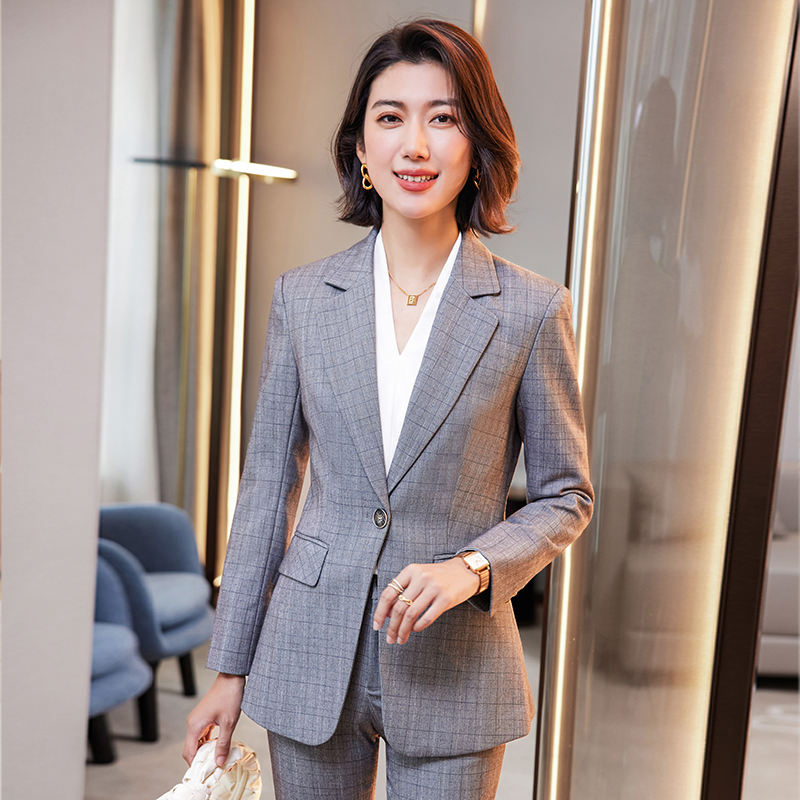 Ladies Tailored Women's Blazer with Princess Seams and Horn Buttons for a Flattering Fit Blazer Woman