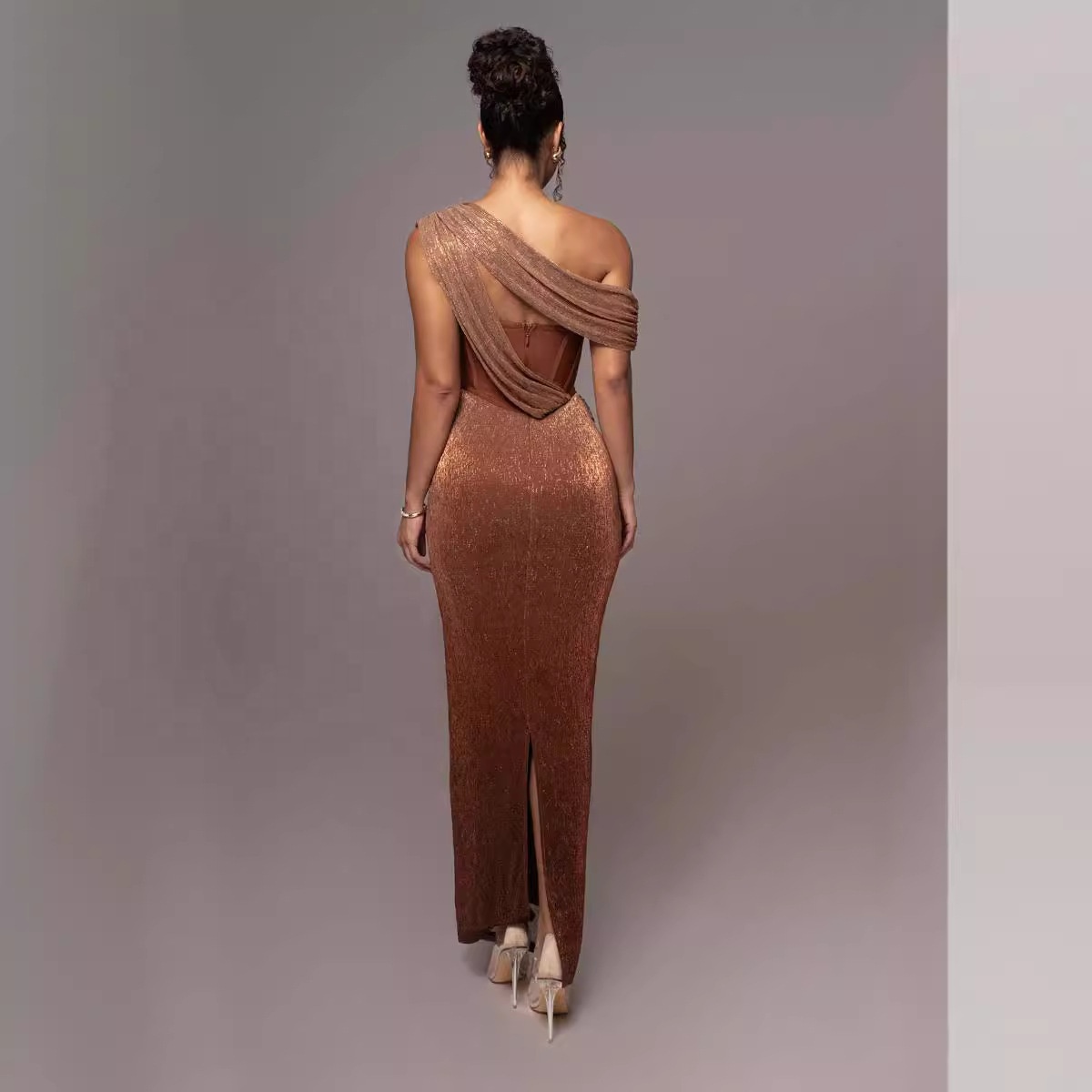 2024 New Women's Oblique Shoulder Brown Dress Sexy Hollow Slim Ribbon Design Ladies' Evening Hip Dress Fashionable Solid Pattern