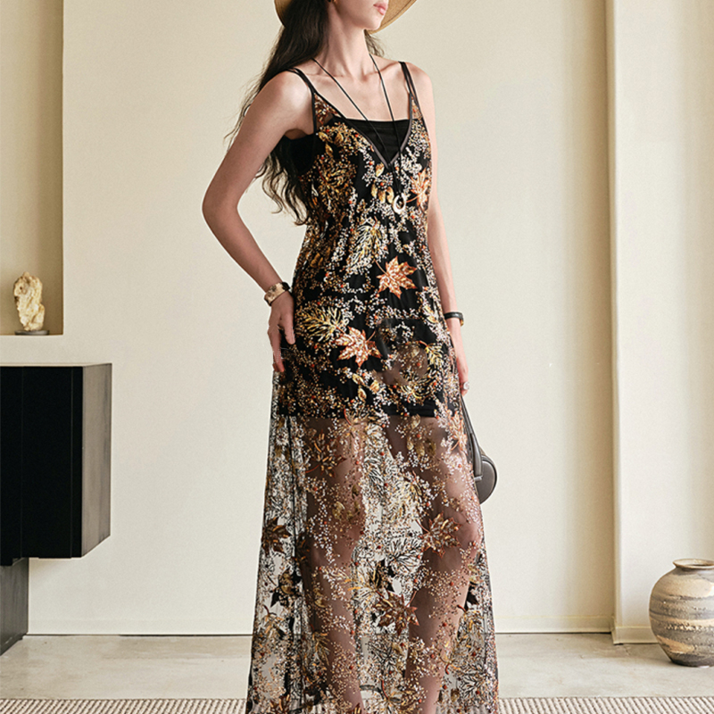 Customized ODM Summer Elegant High-waisted Strapless Bohemian Luxurious Maxi Resort Women's Embroidered Dress