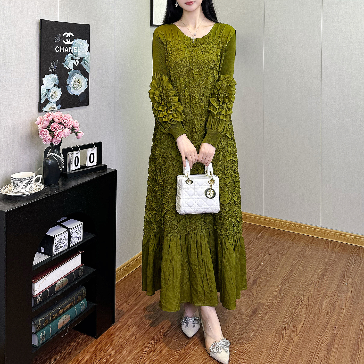 Direct Factory Sale Elegant Casual Ladies for Dresses Long Maxi Unique Pleated Design Petal Sleeves Ruched Dress