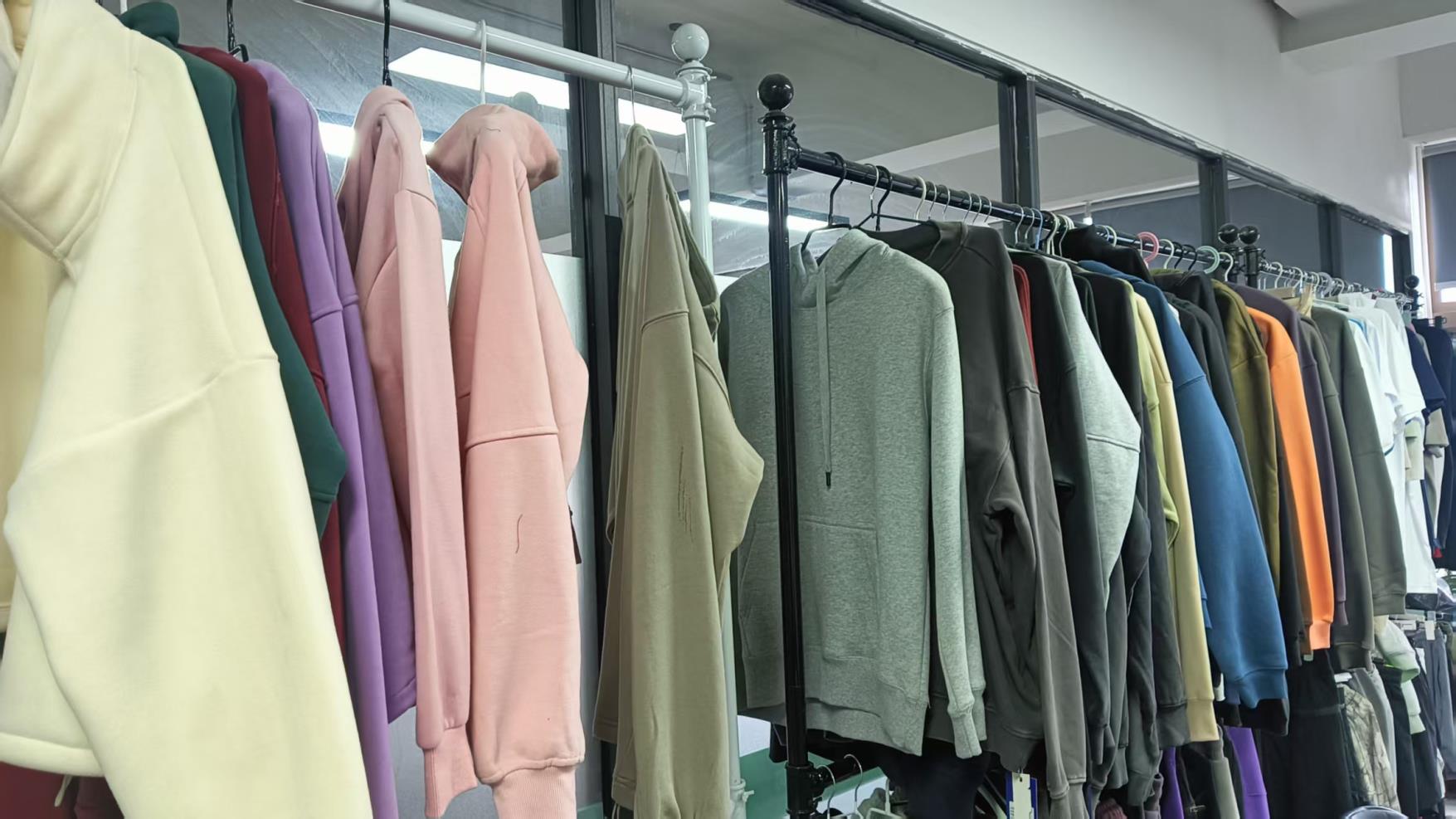Trendy women's apparel and fashion clothing by Díaz Fashion