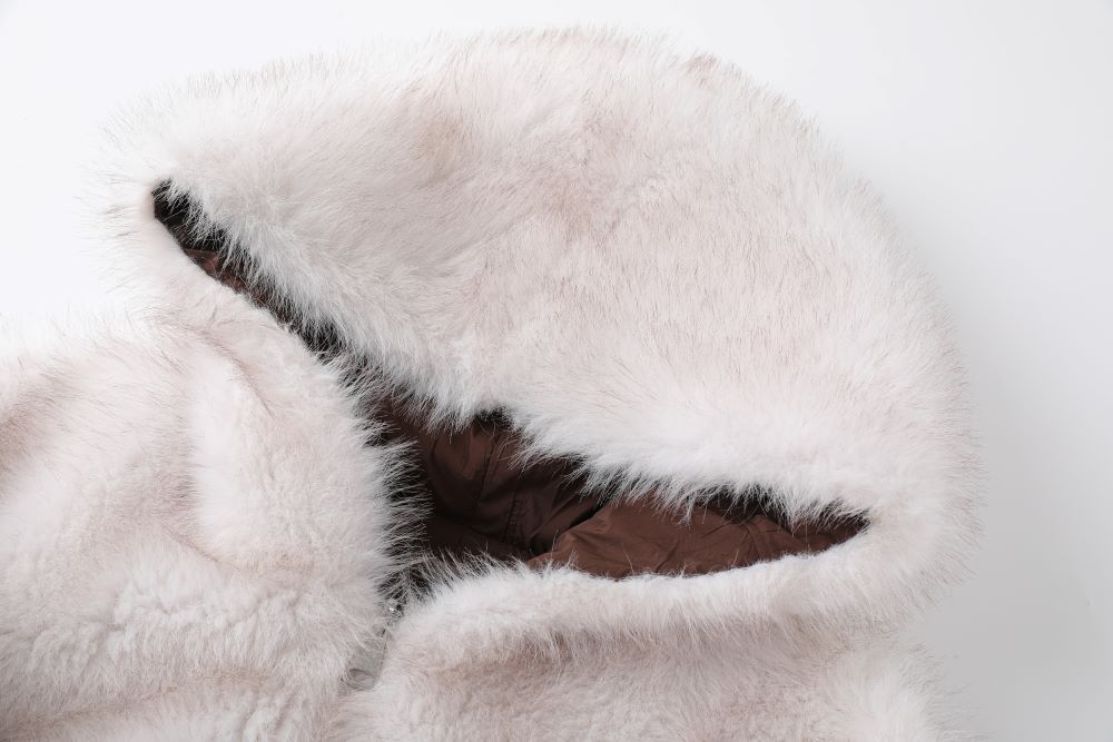 Women's Winter Short Woven Faux Fur Parka Slim Vintage Bamboo Fiber Breathable Thick Jacket Hood Single Breasted Closure Raw