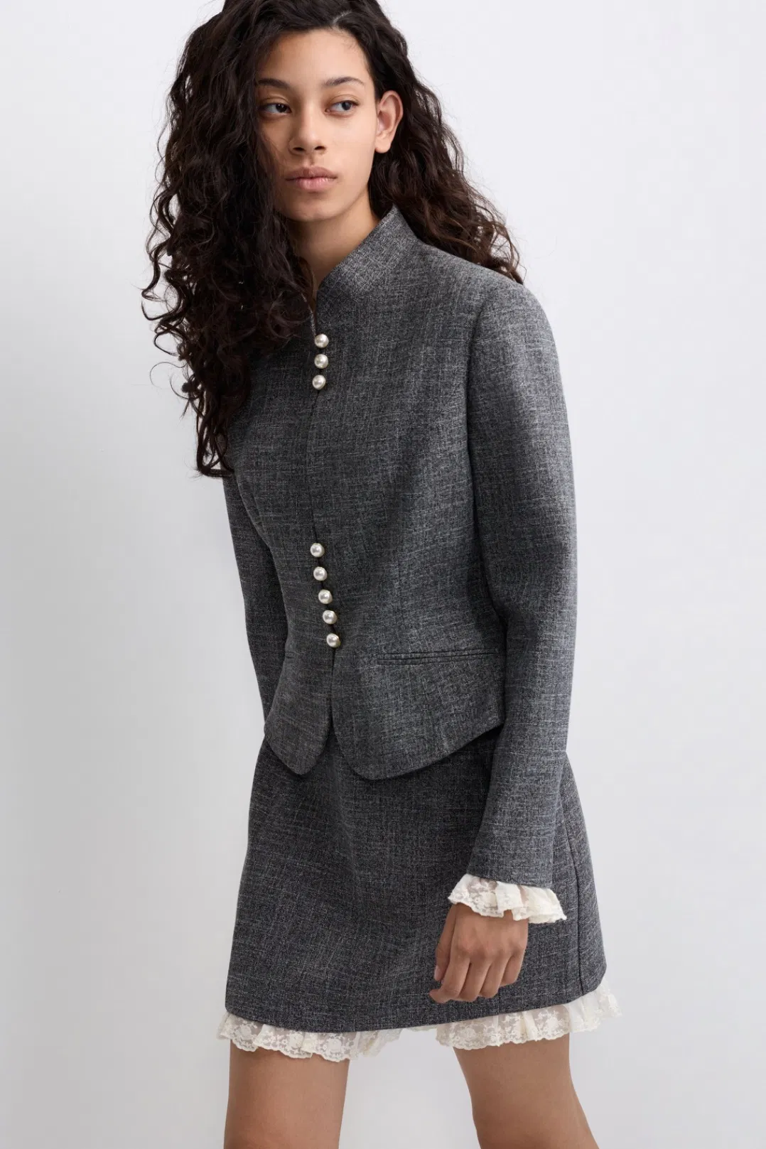 Elegant Women Suits Blazer Paired with Skirt Wholesale Pearl Button Closure Suits Blazer with Stand Collar