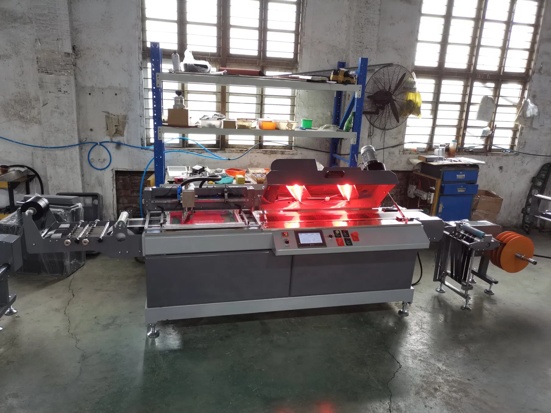 Jdz-2001 Automatic Textile Polyester Satin Ribbon Cloth Label Silk Screen Printing Machine for Heavy Duty Webbing, Elastic Band, Lanyard, PU Tape and Seat Belt