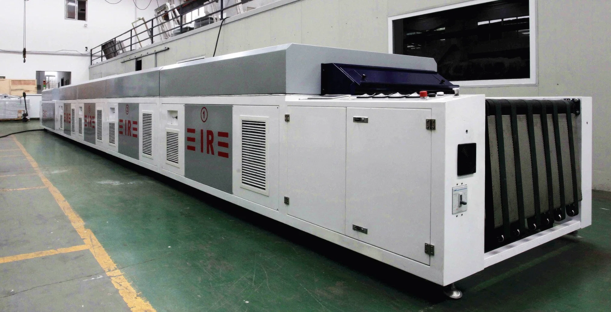 Automatic Stop Cylinder Silk Screen Printing Machine for Pet Film Heat Thermal Transfer Label for Garment with Powder Sparying IR Dryer Tunnel and Stacking