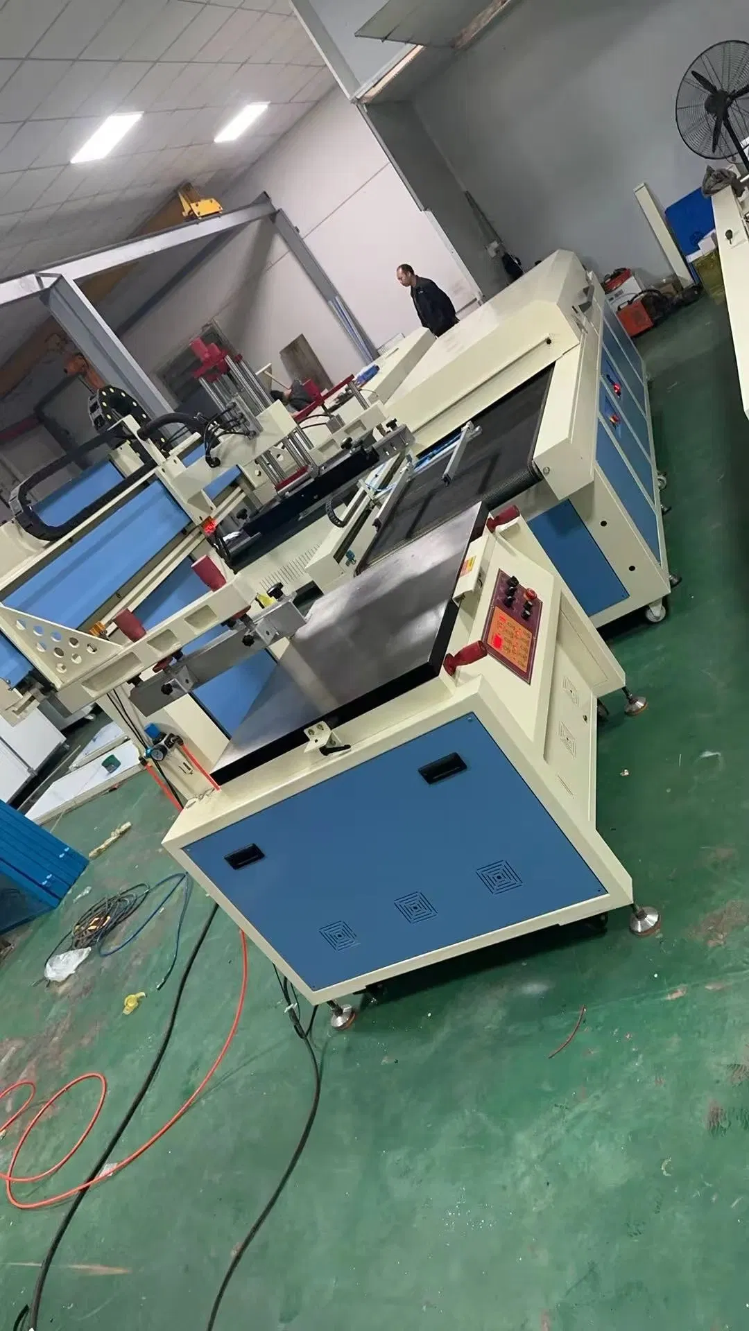 New Single-Color Automatic Flatbed Silk Screen Printing Machine with UV Curing for Labels Bags &amp; Cards