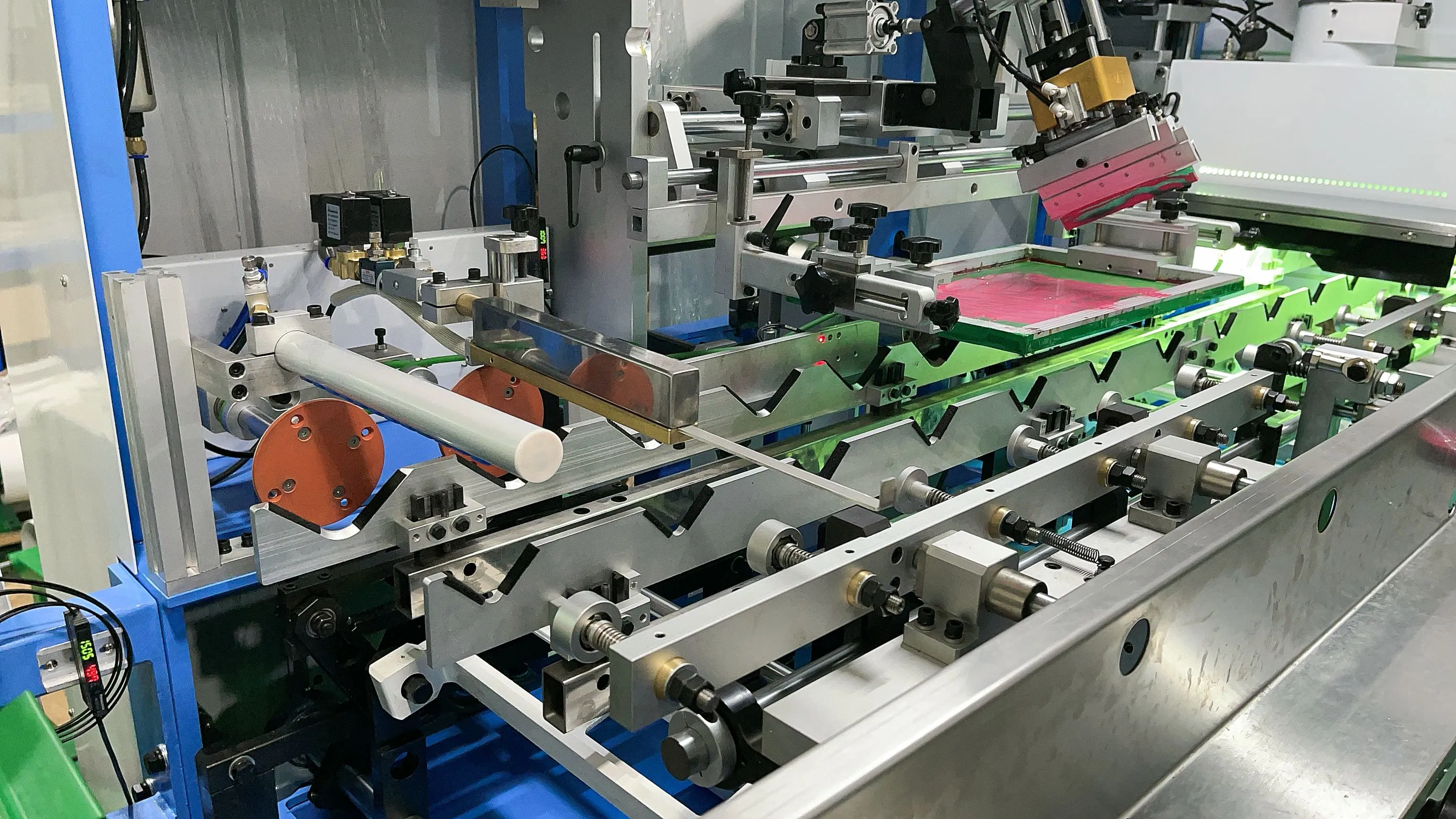 High Accuracy Cylinder Bottle Screen Printing Machine for Wine Bottle Printing