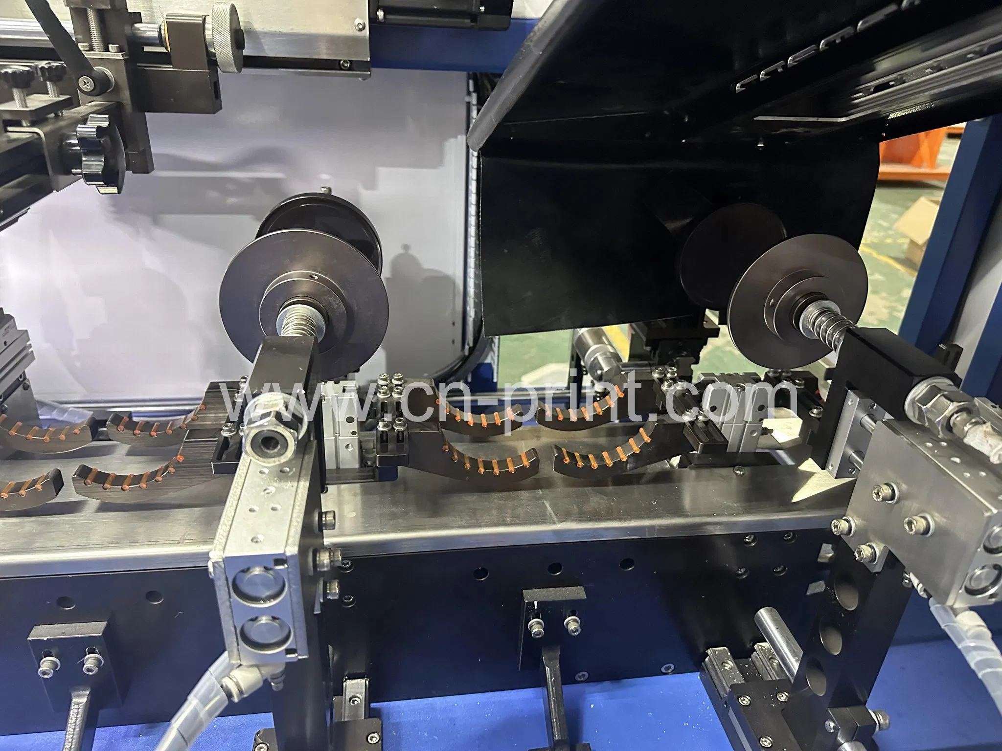 Automatic Servo CNC Cylinder Silk Screen Printing Machine for Round Oval Square Glass Plastic Bottle Jar Container Cans