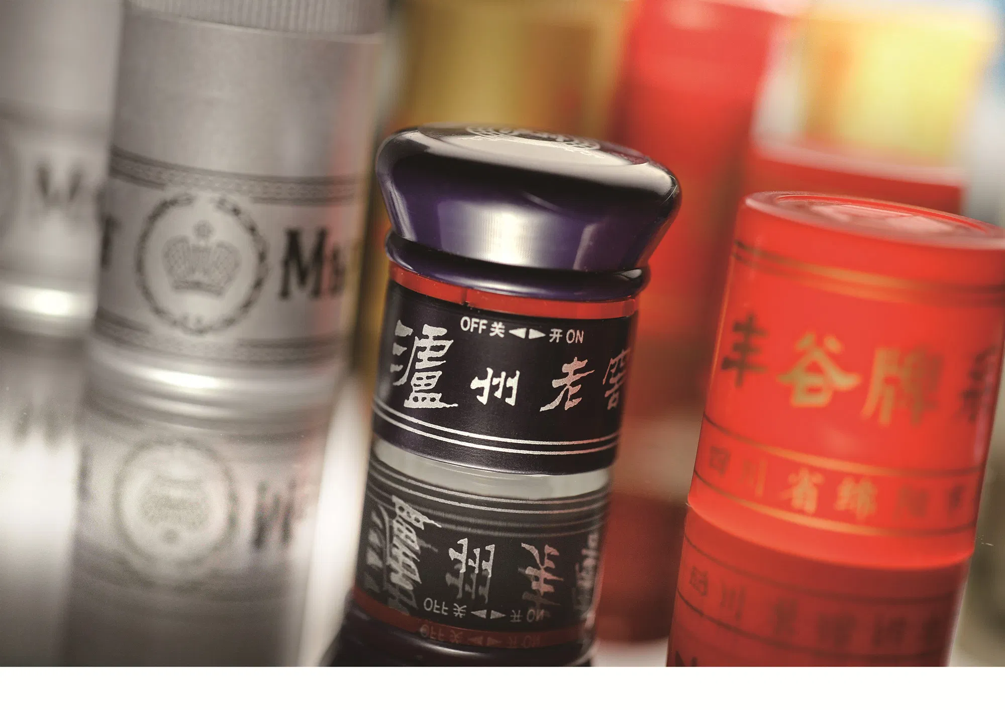 Sx-116 Fully Automatic Servo Rotary Two Screen Printing One Hot Stamping Machine, Replaceable Varnishing