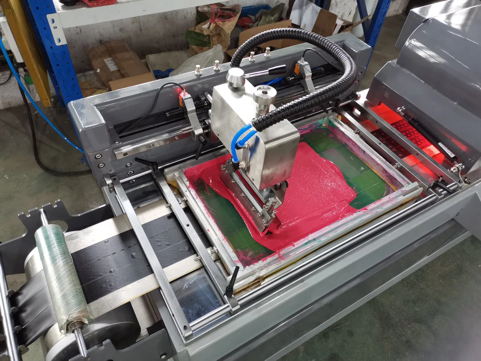 Jdz-2001 Automatic Textile Polyester Satin Ribbon Cloth Label Silk Screen Printing Machine for Heavy Duty Webbing, Elastic Band, Lanyard, PU Tape and Seat Belt