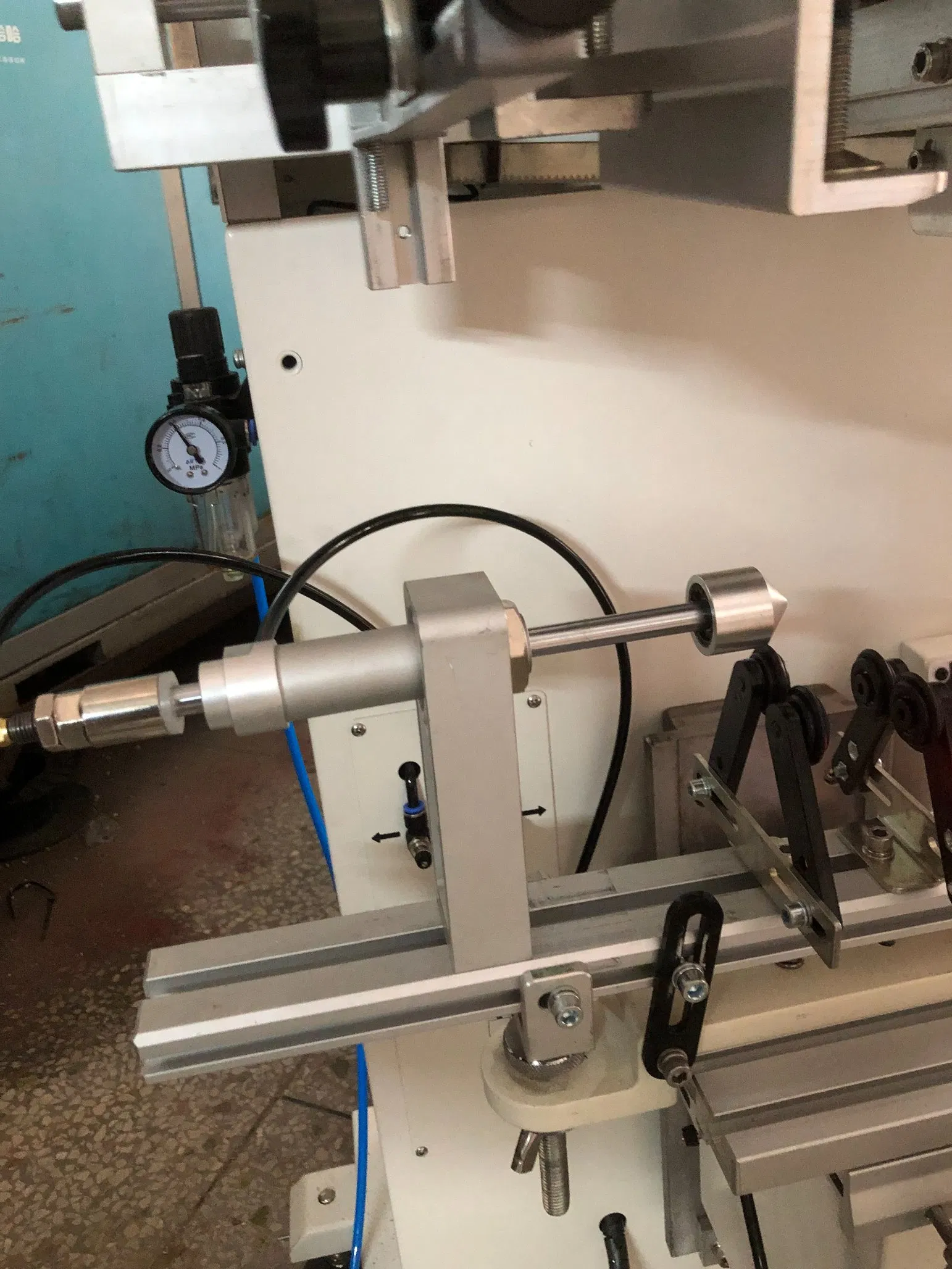 Dgruida Round Face Pneumatic Screen Printing Machine Plastic Glass Bottles Cups Screen Printer