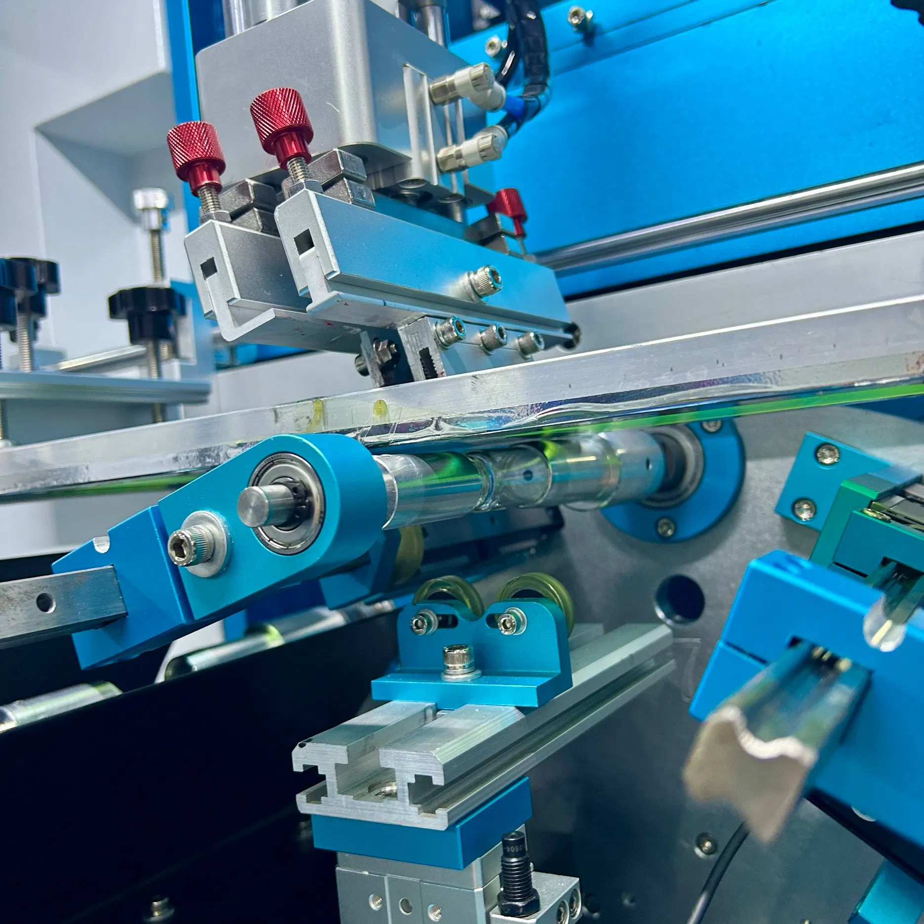 Professional Fully Automatic Screen Printing Machine with Conveyor Belt for Plastic Glass Tubes Production