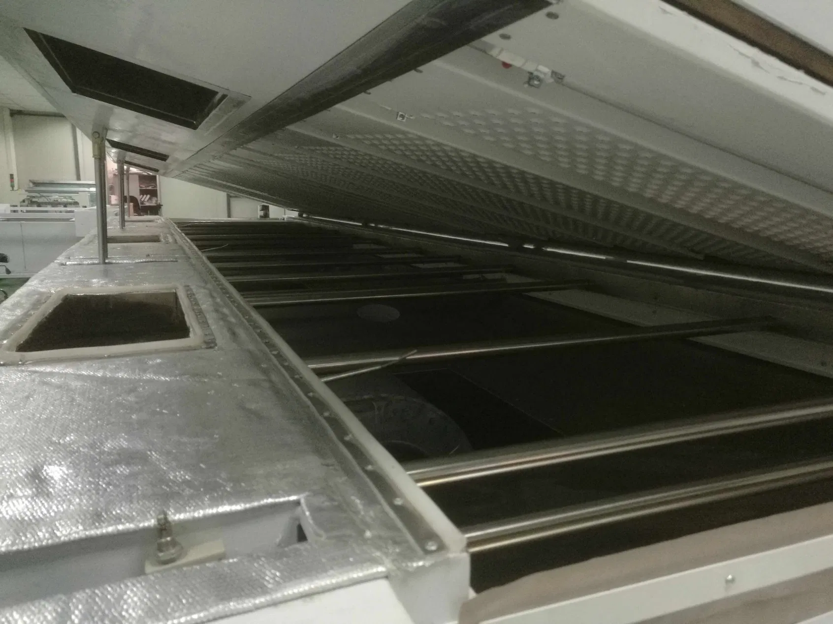 Automatic Stop Cylinder Silk Screen Printing for Heat Transfer Label, Panel with Adheasive Powder Sparying/Dusting, IR Dryer Tunnel and Paper Stacking Machine