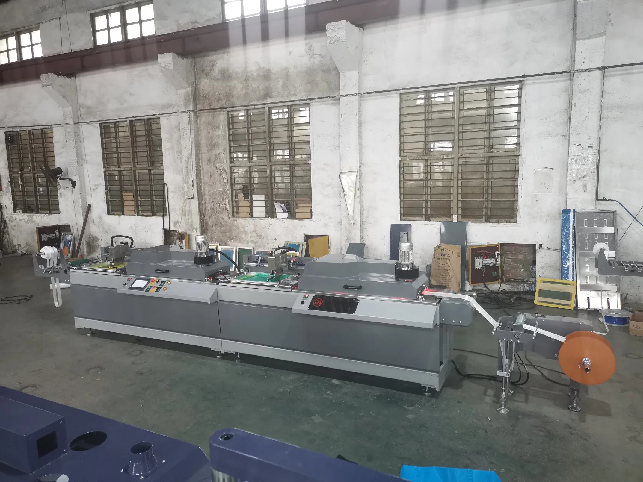 Jdz-2001 Automatic Textile Polyester Satin Ribbon Cloth Label Silk Screen Printing Machine for Heavy Duty Webbing, Elastic Band, Lanyard, PU Tape and Seat Belt