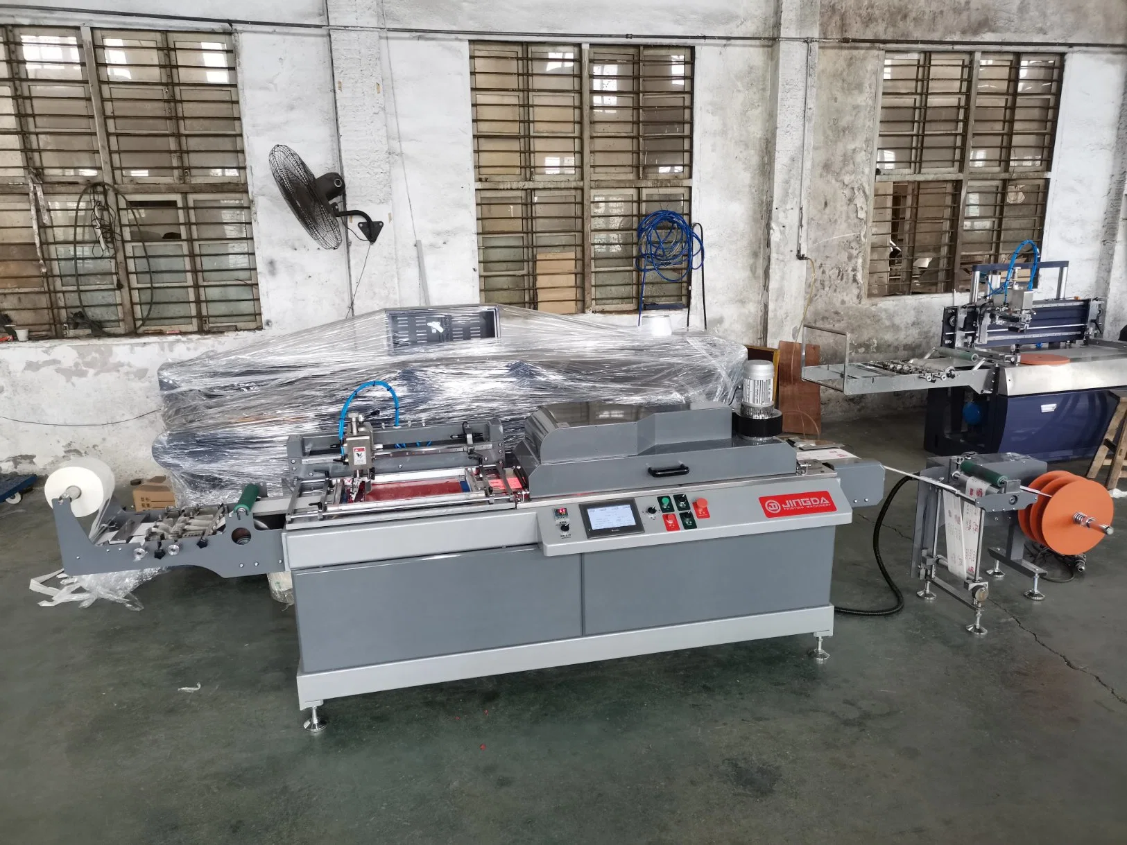 Jdz-2001 Automatic Textile Polyester Satin Ribbon Cloth Label Silk Screen Printing Machine for Heavy Duty Webbing, Elastic Band, Lanyard, PU Tape and Seat Belt
