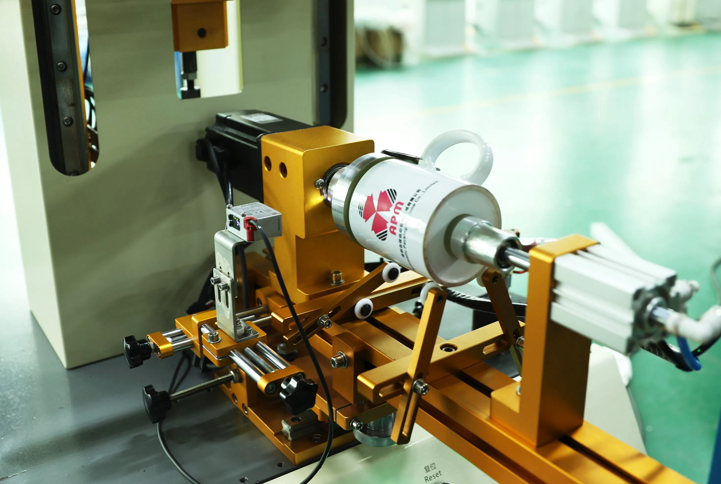 China Popular Glass Bottle Printer Perfume Bottle Semi Automatic Screen Printing Machine