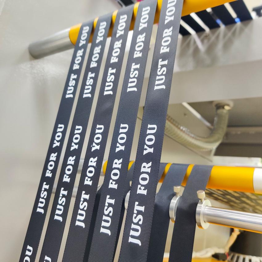 Full Automatic 1 Color Roll to Roll Ribbon/Webbing Screen Printing Machine for Satin Ribbons