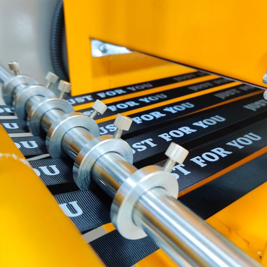 Full Automatic 1 Color Roll to Roll Ribbon/Webbing Screen Printing Machine for Satin Ribbons