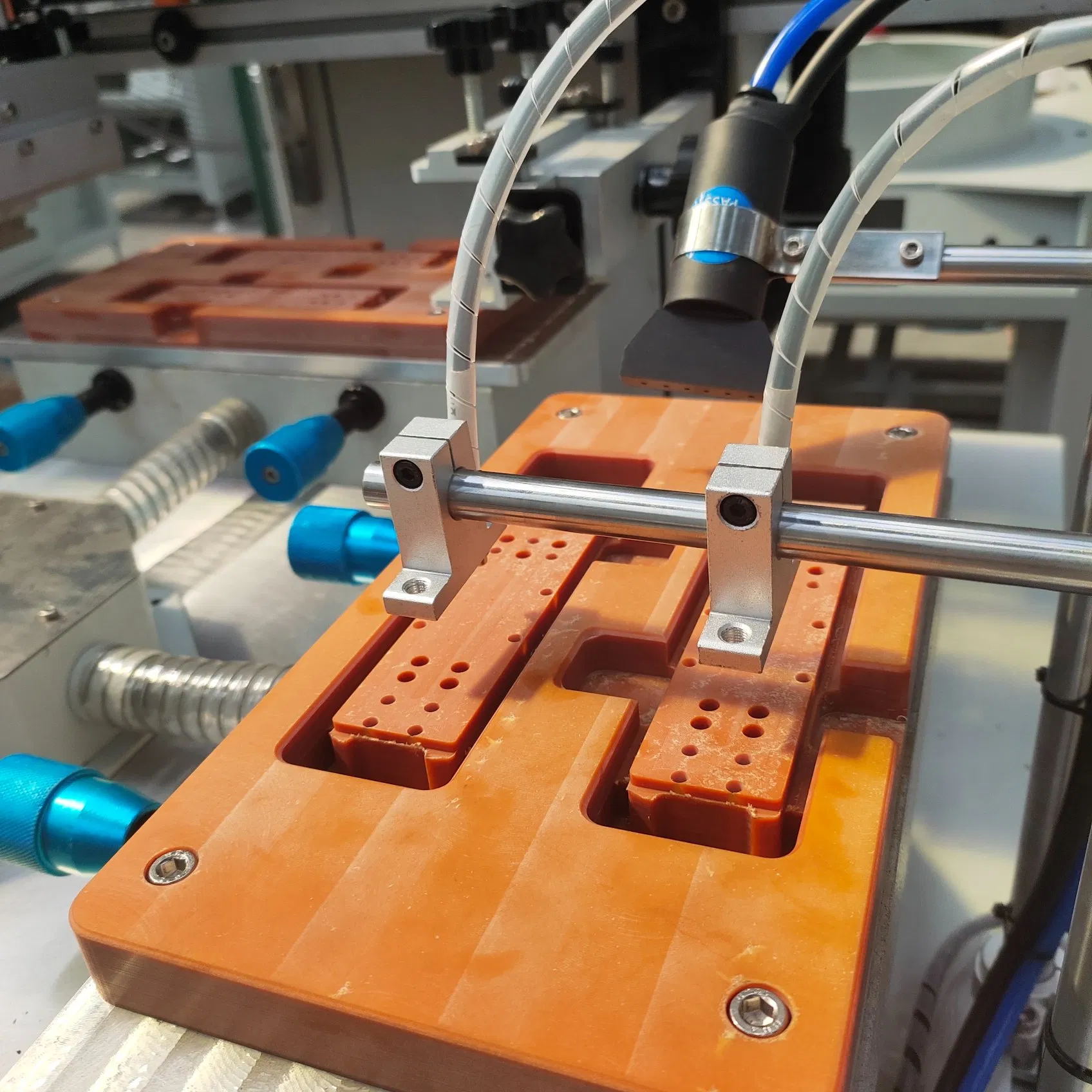 High Speed 1-Color Automatic Silk Rotary Screen Printing Machine for Cosmetic Cream Lid decoration Printing