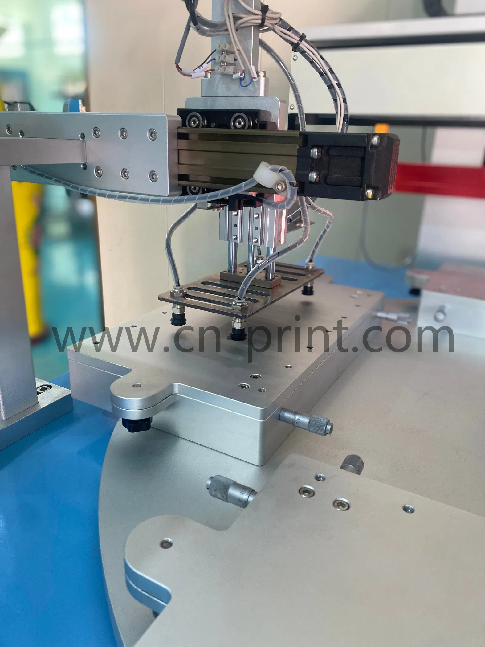 LC Brand Semi Auto Rotary Flat Silk Screen Printing Machine for Plastic Lid / Phone Case / Detection Sheet