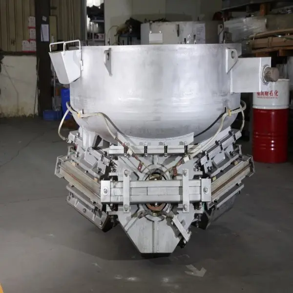 Industrial electric furnace for melting copper (11)