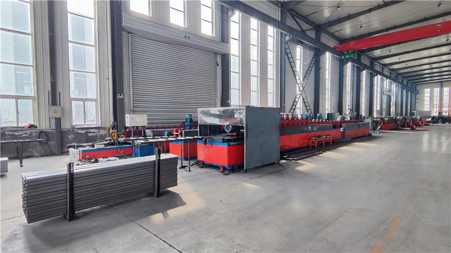 Forming machine profile