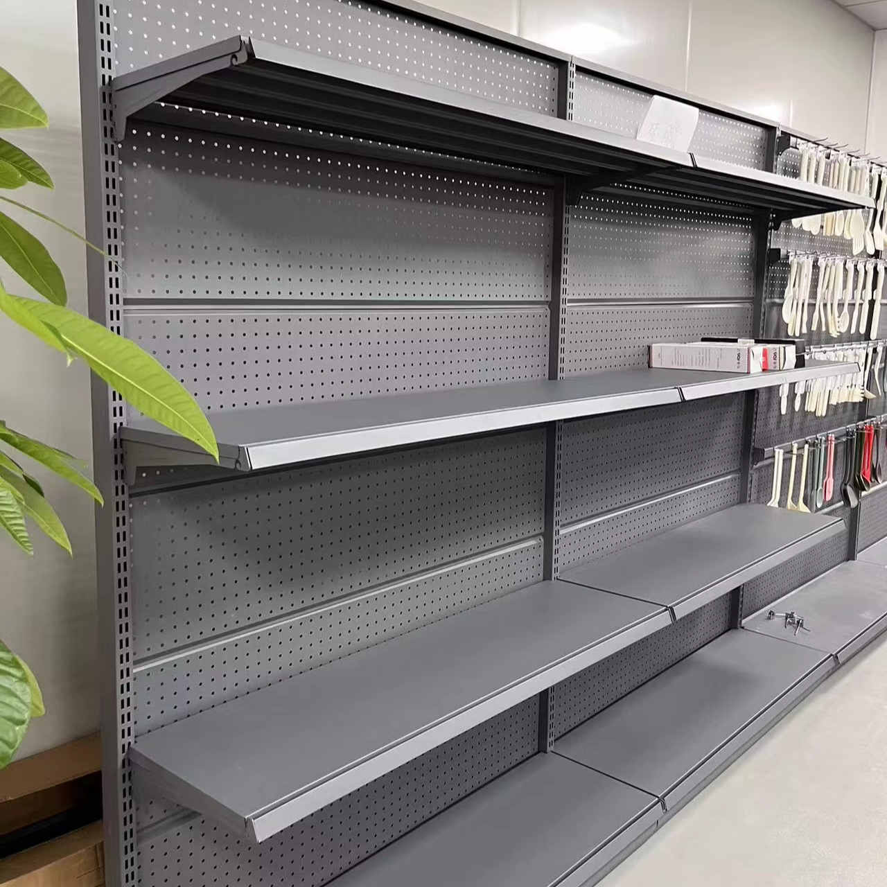Metallic Heavy Duty Double-sided Convenience Store & Supermarket Shelves Storage Racks for Snacks