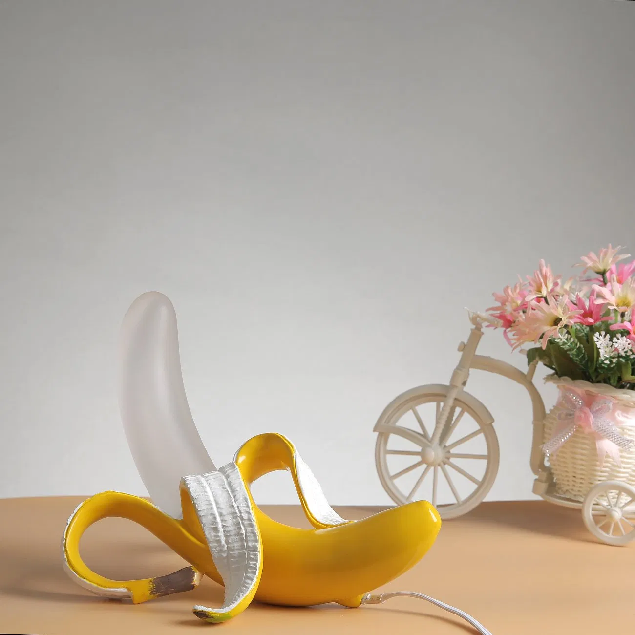 Banana Lights Art Deco Table Lamps for Living Room Glass Lampshade Table Lighting (WH-MTB-06)