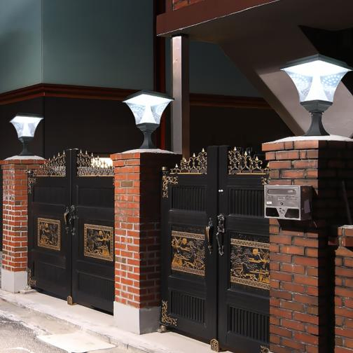 New Solar Product Die-Casting Aluminum High Brightness Solar Pillar Light for Path Gate Lawn Countyard