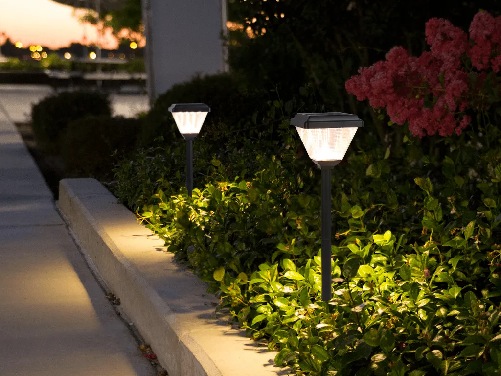 Solar Garden Light Overview