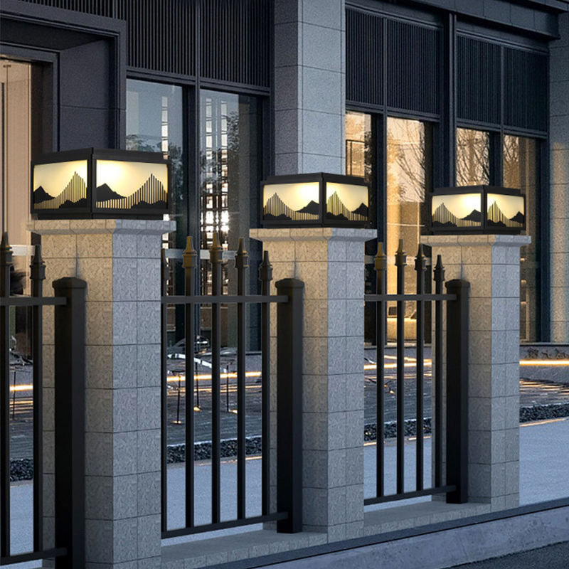 2026 Landscape Fence Outdoor Waterproof IP65 Post Lighting Garden LED Gate Solar Pillar Light