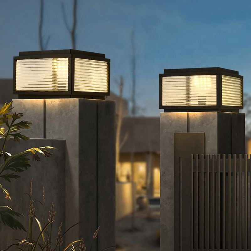 Modern Waterproof IP65 Square Fence Garden Post Main Gate Lamp Outdoor Solar Pillar Light