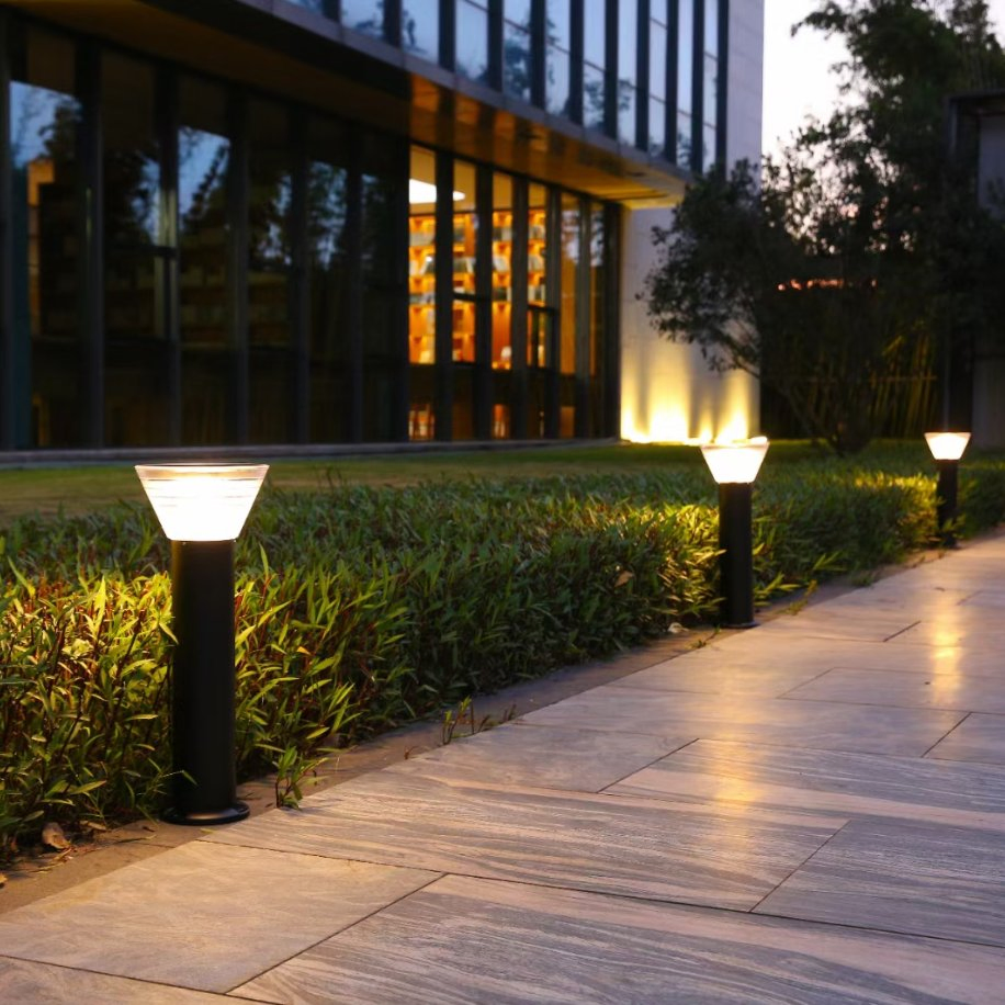 Unique Design Outdoor Waterproof Solar Fence Post Lights Main Gate Pillar Light Villa Garden Park Bollard Solar Post Top Landscape Lamp