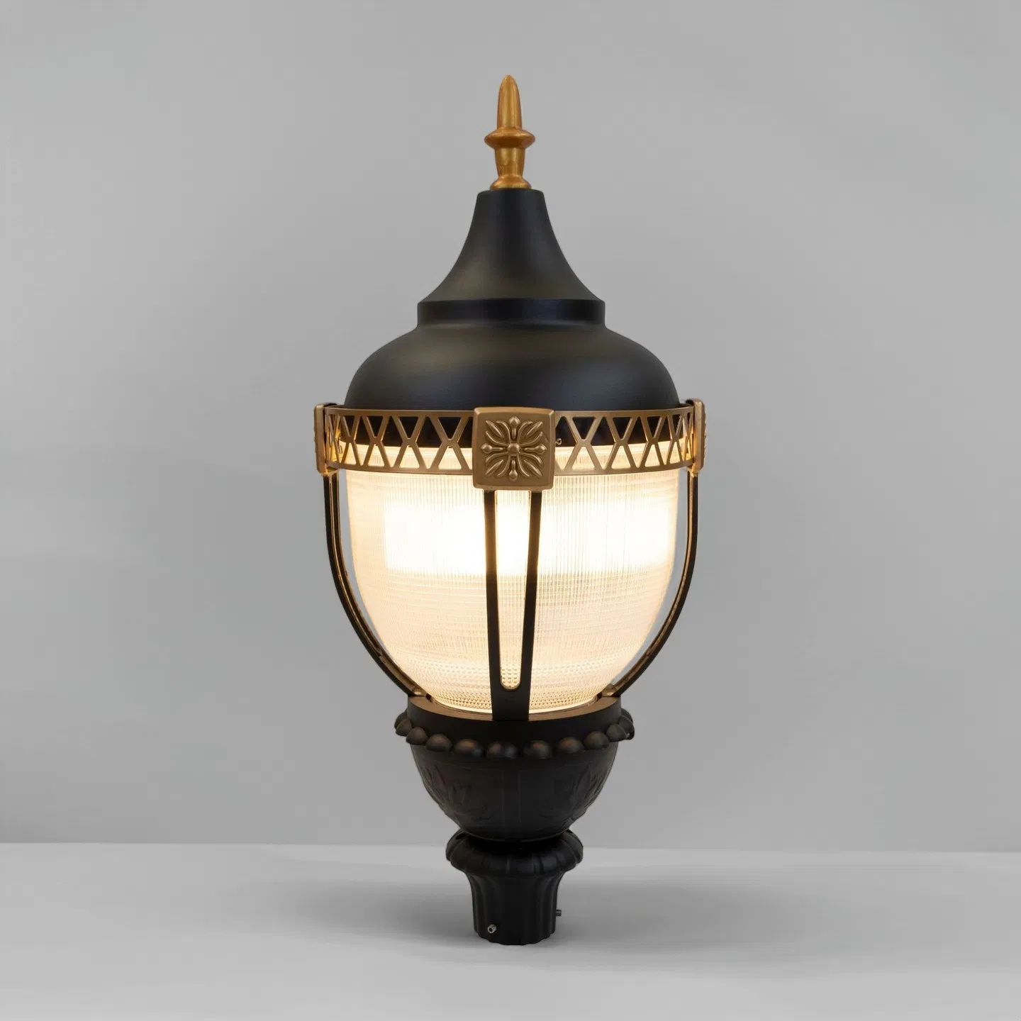 Solar LED Garden Light with Post Top Design for Outdoor Use